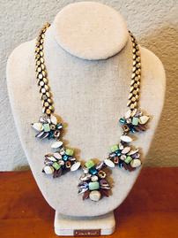 Stella & Dot Statement Necklace 202//269